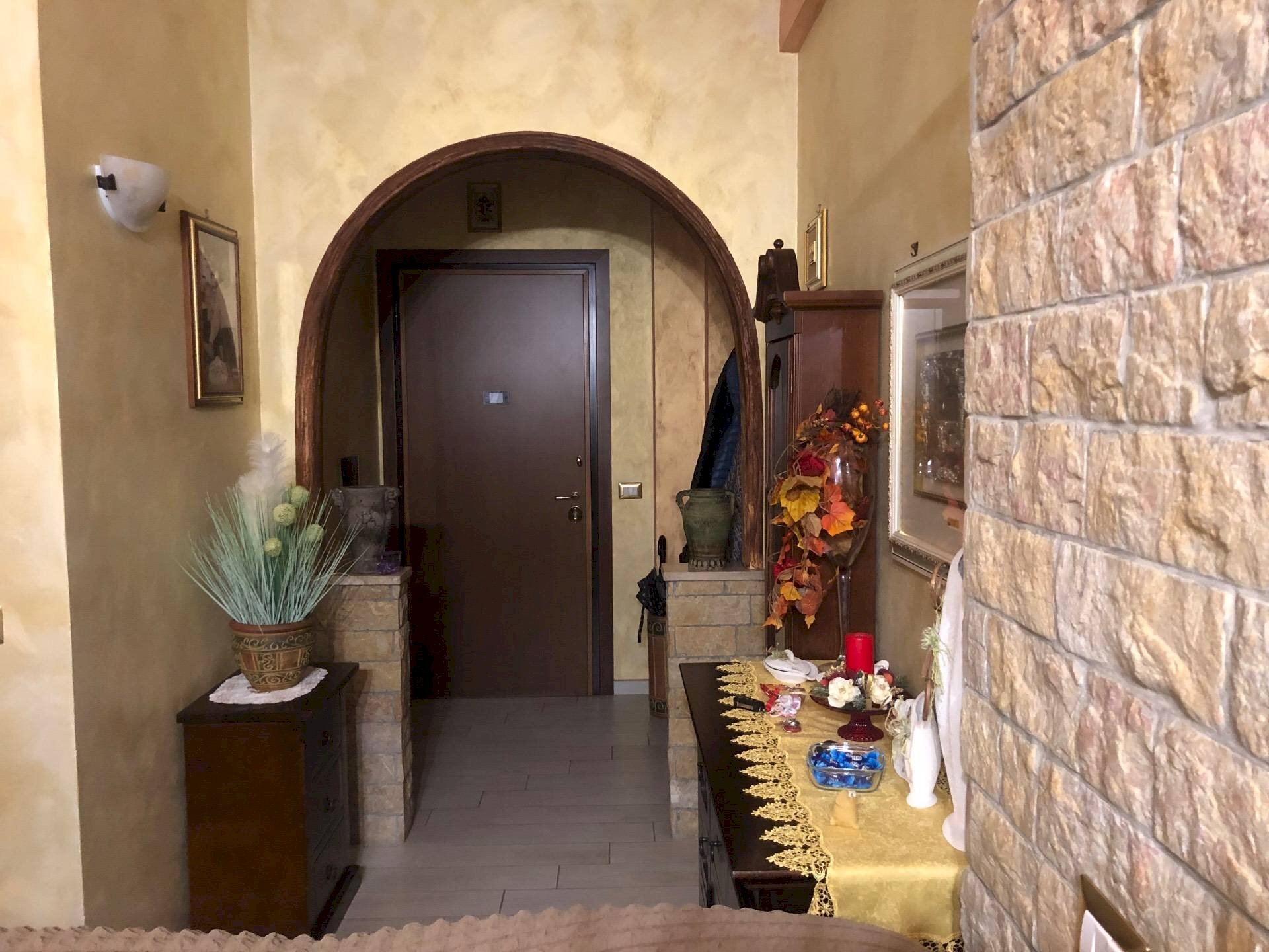 Foto 3 - Trilocale via Cavour
 
32, Pomezia - foto 3