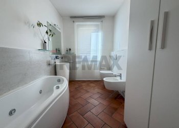 Bagno - Quadrilocale Via Schignano
 
54, Argegno - foto 9