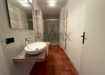 Bagno - Quadrilocale Via Schignano
 
54, Argegno - foto 16