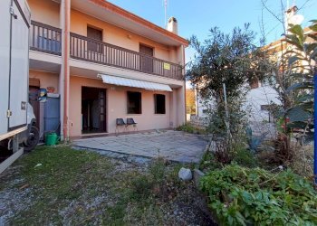 \nFoto 10\n - Casa indipendente Armando Diaz
 
31, Cavasso Nuovo - foto 10