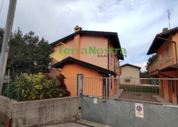 \nFoto 2\n - Casa indipendente VIA SAN SILVESTRO
 
9, Fanna - foto 2