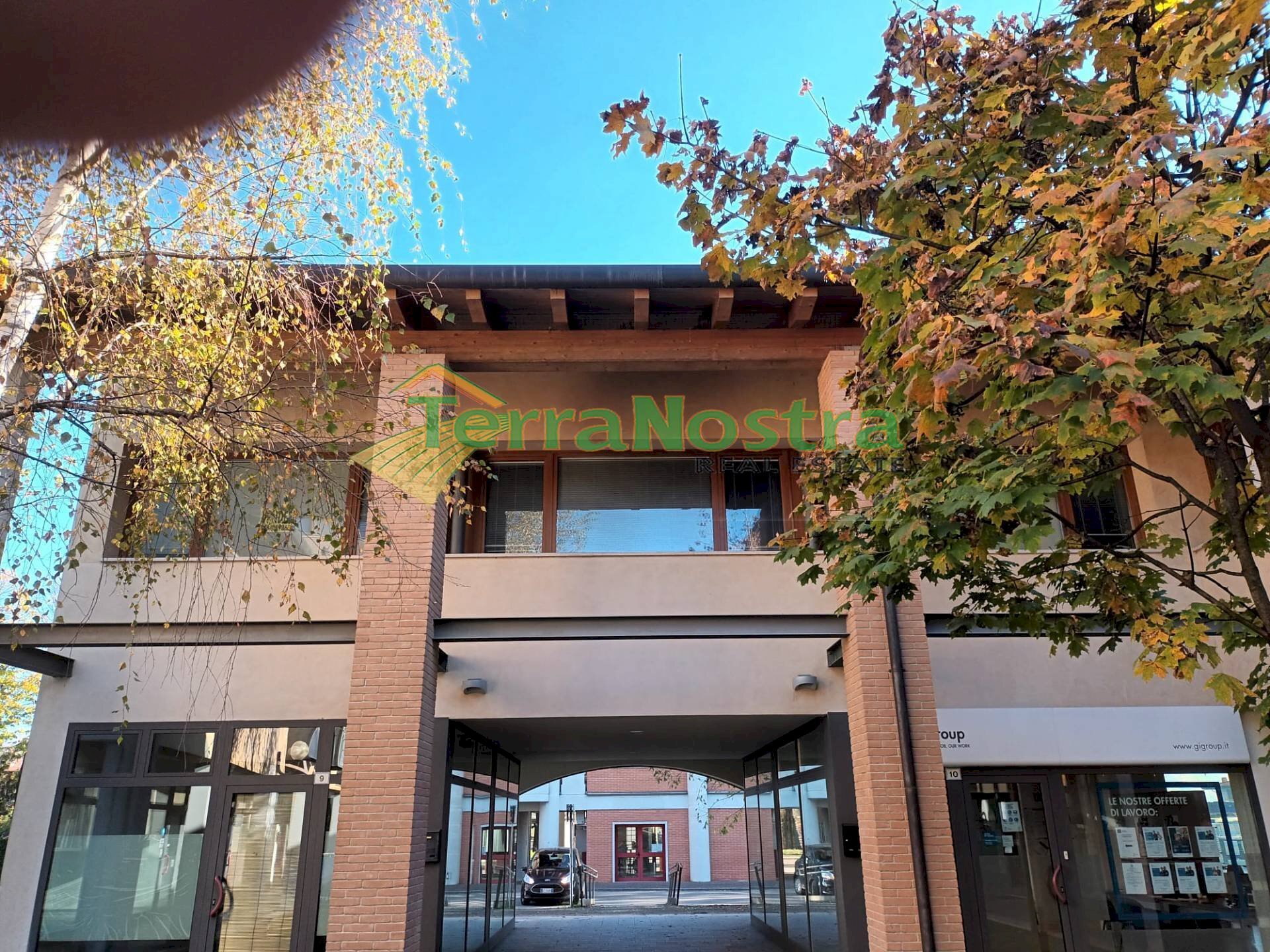 \nFoto 2\n - Commercial Activity Piazza Nicolò di Maniago
 
11, Maniago - photo 2