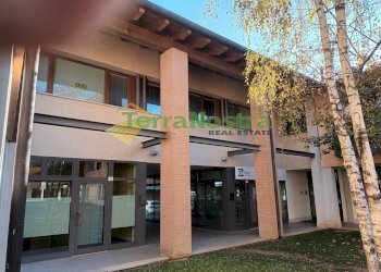 \nFoto 1\n - Commercial Activity Piazza Nicolò di Maniago
 
11, Maniago - photo 1