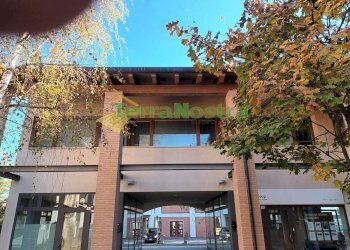 \nFoto 2\n - Commercial Activity Piazza Nicolò di Maniago
 
11, Maniago - photo 2