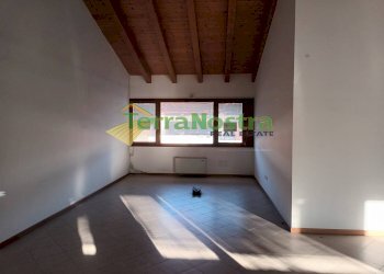 \nFoto 6\n - Commercial Activity Piazza Nicolò di Maniago
 
11, Maniago - photo 6