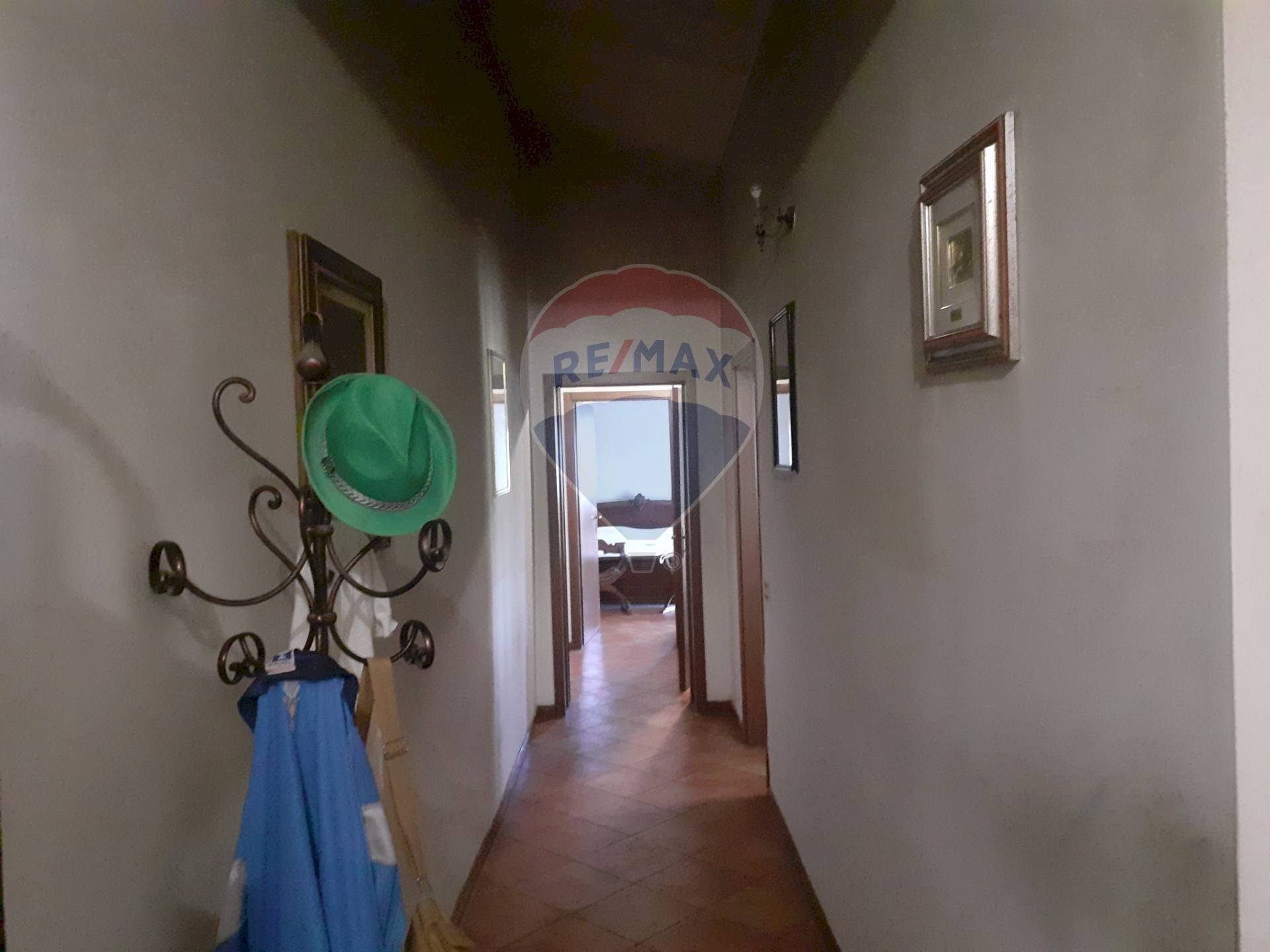 Hall / corridoio - Apartment strada san silvestro mantovano
 
0, Asola - photo 3