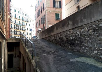 LOCALE MAGAZZINO CARIGNANO (21) - Warehouse via GALEAZZO ALESSI, Genova (neighborhood Carignano) - photo 4