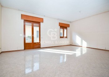 Foto 3 - Quadrilocale via Menna
 
28, Misterbianco - foto 3