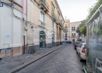 Foto 2 - Shop Piazza Giuseppe Garibaldi
 
33, Acireale - photo 2