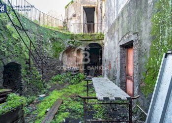 Foto 3 - Casa indipendente Viale Principe Amedeo
 
1 - 7, Acireale - foto 3