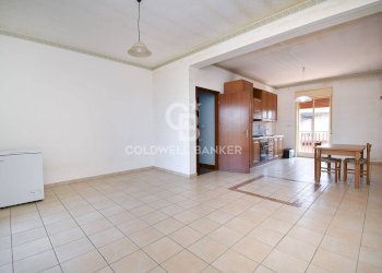 Foto 1 - Quadrilocale via Vittorio Emanuele
 
330, Aci Catena - foto 1