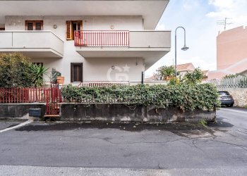 Foto 2 - Quadrilocale VIA RIBERA (STAZZO)
 
37, Acireale - foto 2