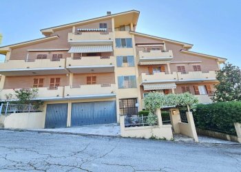 vista - Quadrilocale tamati
 
32, Fermo - foto 2