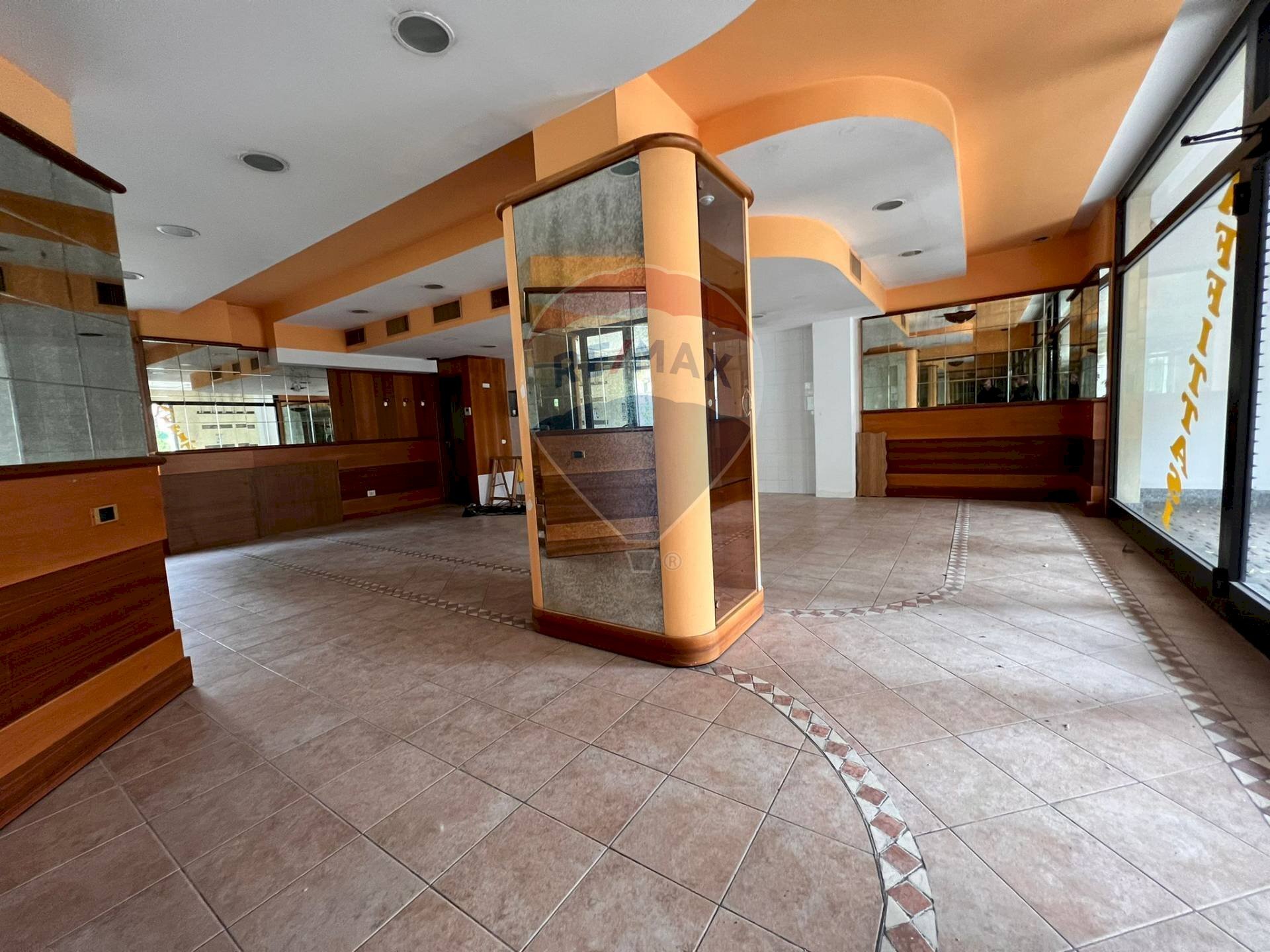 Ricezione / Lobby - Ufficio Nazionale
 
13, Trezzo sull'Adda - foto 1