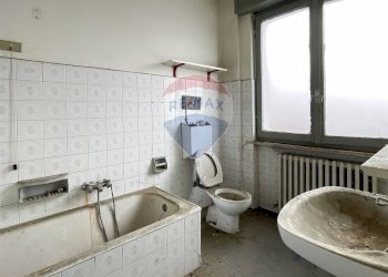 Bagno - Independent house del Partigiano
 
33, Treviglio - photo 13