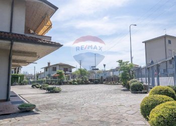 Terrazza - Locale Commerciale Al Brembo
 
1, Filago - foto 5