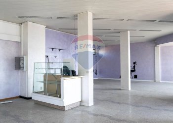 Stanza vuota - Locale Commerciale Al Brembo
 
1, Filago - foto 13