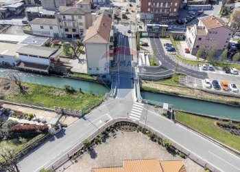 Vista dell\'acqua - Locale Commerciale Al Brembo
 
1, Filago - foto 30