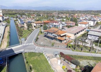 vista - Locale Commerciale Al Brembo
 
1, Filago - foto 32