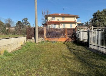 Casa all\'aperto - Terreno edificabile VIA UGO FOSCOLO
SNC, Capriate San Gervasio - foto 2