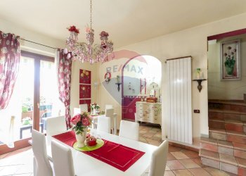 Sala da pranzo - Semi-detached house VIA LOCATELLI
 
64, Brembate - photo 8
