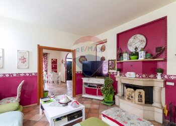 Soggiorno - Semi-detached house VIA LOCATELLI
 
64, Brembate - photo 10