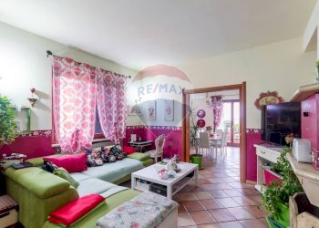 Soggiorno - Semi-detached house VIA LOCATELLI
 
64, Brembate - photo 12