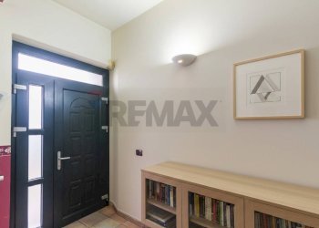 Hall / corridoio - Semi-detached house VIA LOCATELLI
 
64, Brembate - photo 6