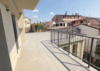 \nterrazzo\n - Appartamento Vittorio Emanuele II
 
169, Piacenza - foto 12