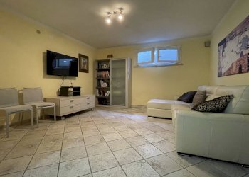 \nFoto 26\n - Villa a Schiera Via Bottego
 
49, Viareggio - foto 26