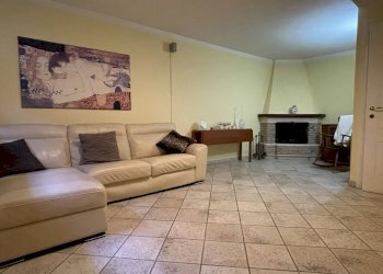 \nFoto 31\n - Villa a Schiera Via Bottego
 
49, Viareggio - foto 31