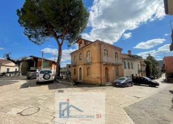 Foto 2 - Casa semi indipendente Piazza San Giuseppe, Sant'Angelo a Cupolo - foto 2