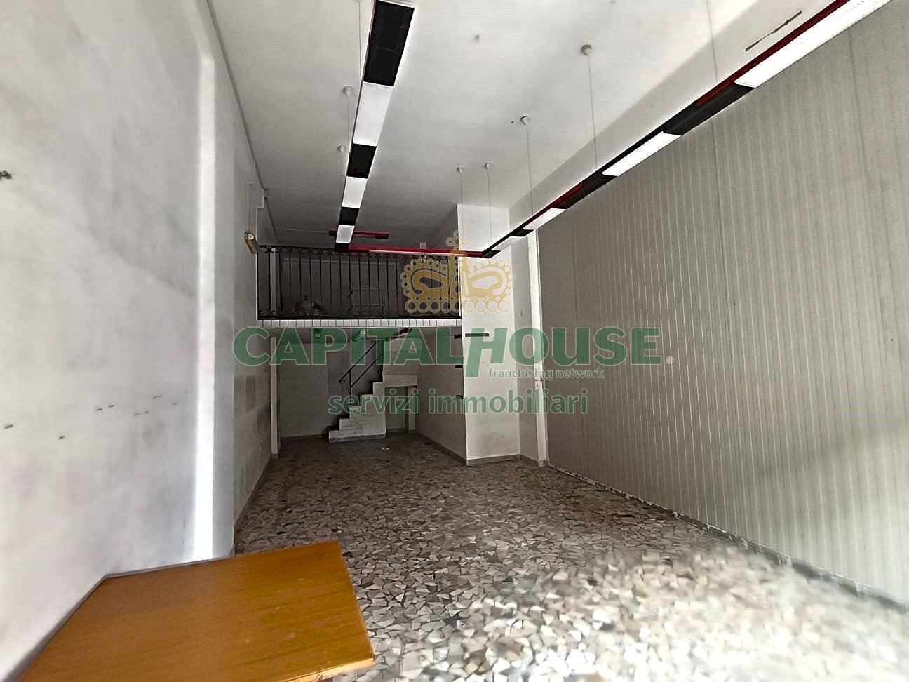 Foto 2 - Locale Commerciale Via Enrico Tazzoli, Caserta - foto 2