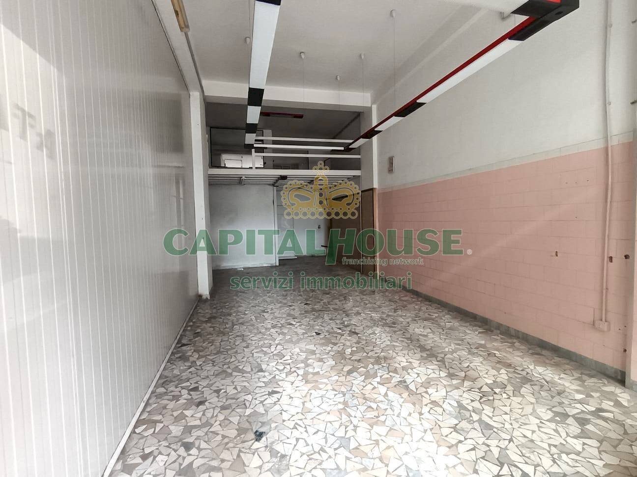 Foto 2 - Locale Commerciale Via Enrico Tazzoli, Caserta - foto 2