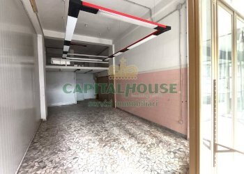 Foto 3 - Locale Commerciale Via Enrico Tazzoli, Caserta - foto 3