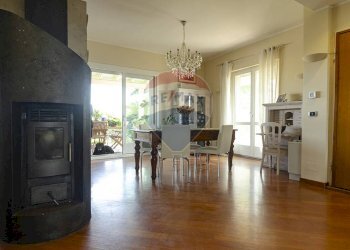 Sala da pranzo - Villa VIA SANDRO BOTTICELLI
 
78, Brugherio - foto 14