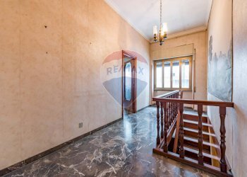 Scale - Casa semi indipendente Via Volterra
 
16, Roma - foto 14