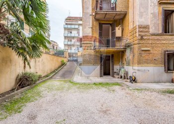 Edificio all\'aperto - Casa semi indipendente Via Volterra
 
16, Roma - foto 35