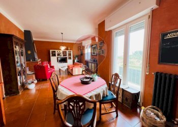 Sala da pranzo - Quadrilocale Piazza Dante
 
13, Venosa - foto 7