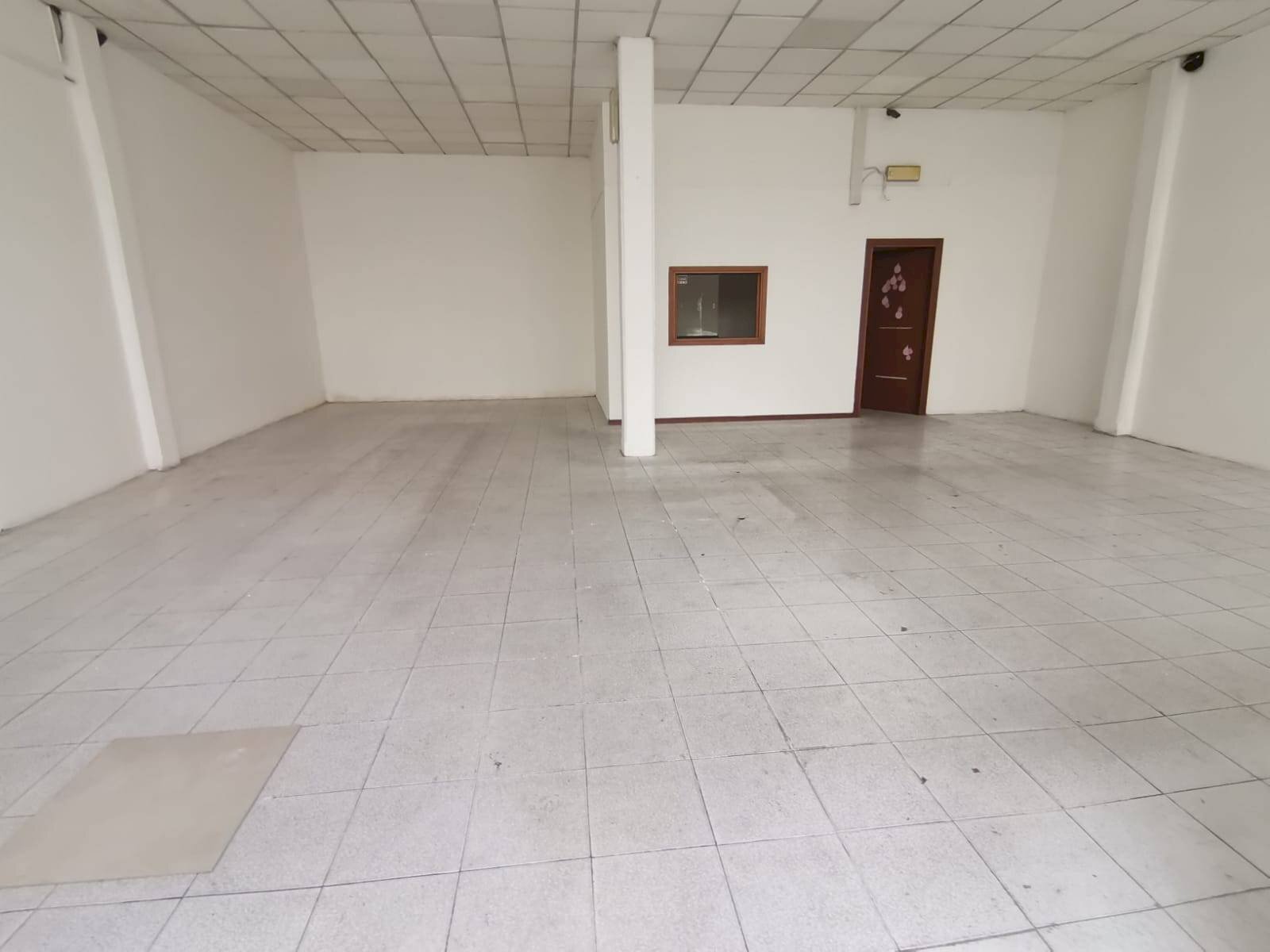 Foto 1 - Locale Commerciale via Amendola
 
25, Calcinaia - foto 1