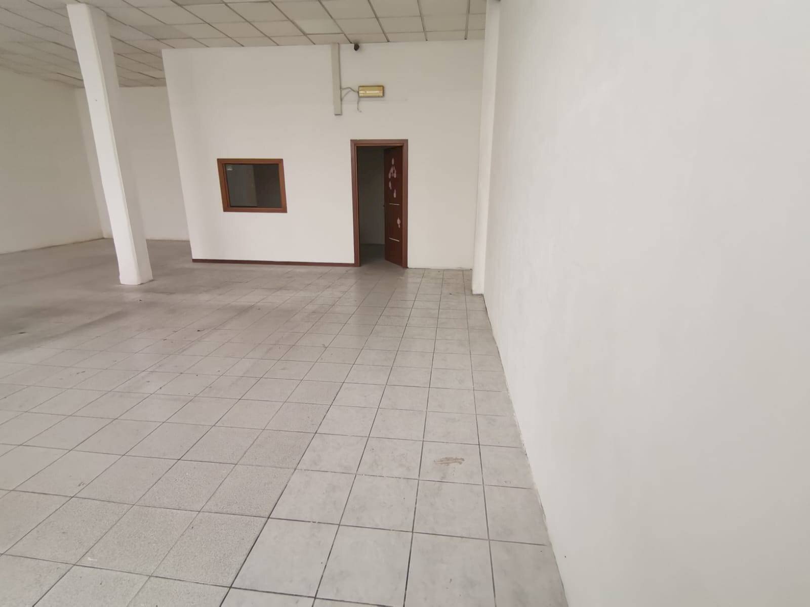 Foto 2 - Locale Commerciale via Amendola
 
25, Calcinaia - foto 2