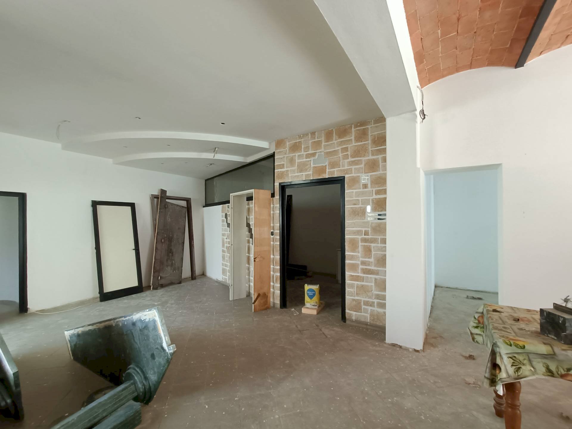 Foto 1 - Locale Commerciale via vittorio veneto, Crespina Lorenzana - foto 1