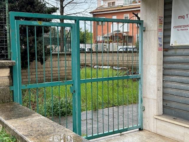 Foto 2 - Commercial Premises Via Vincenzo Tieri
 
103, Roma - photo 2