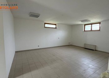 Foto 4 - Locale Commerciale Via F.lli Mucchiut
 
2, Sagrado - foto 4