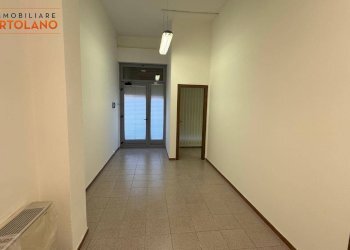 Foto 1 - Commercial Premises VIA MARZIALE
 
20, Monfalcone - photo 1