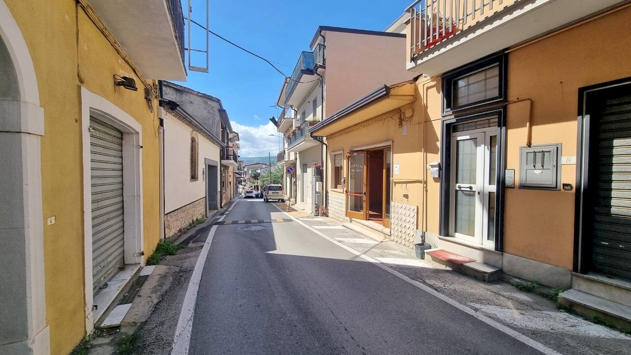 Foto 3 - Locale Commerciale Via Valle
12, Grottaminarda - foto 3