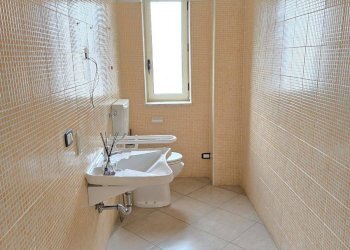 Foto 18 - Locale Commerciale via occhitelli, Volturara Irpina - foto 18