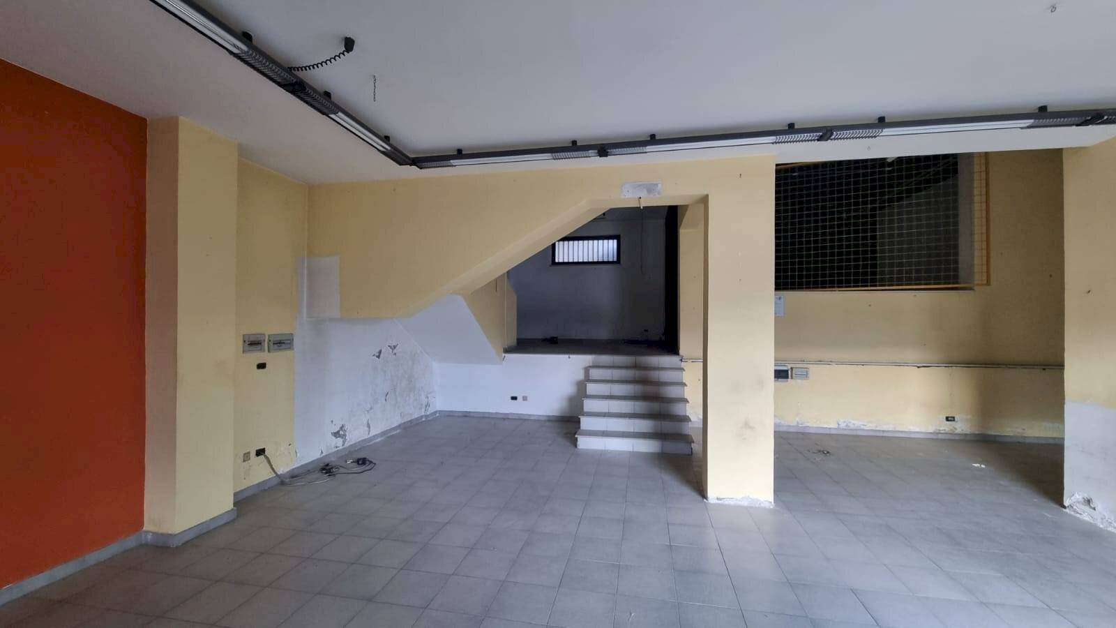 Foto 2 - Commercial Premises via valle
 
19, Grottaminarda - photo 2