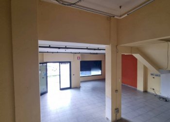 Foto 3 - Locale Commerciale via valle
19, Grottaminarda - foto 3