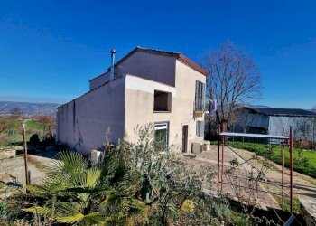 Foto 6 - Casa indipendente Contrada Sant'Andrea
 
29, Grottaminarda - foto 6